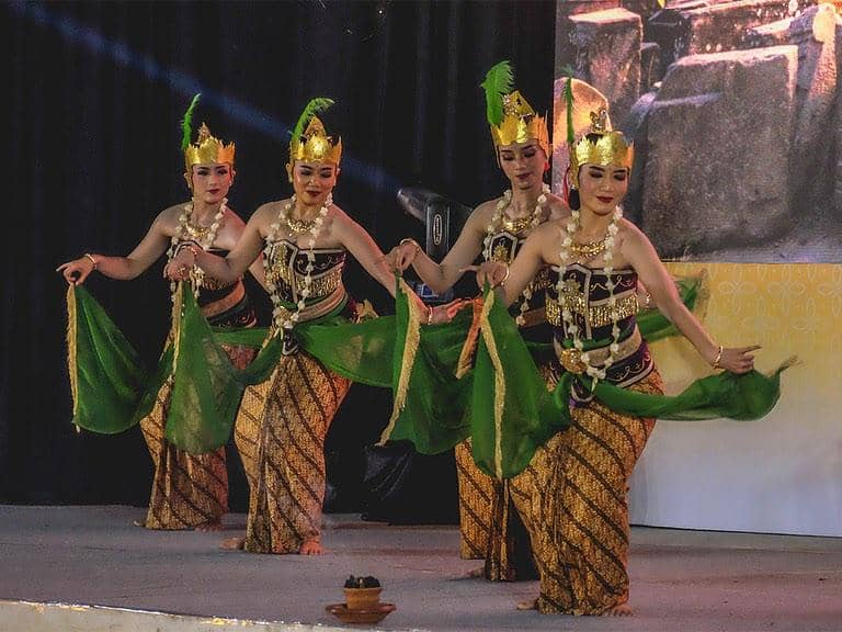 instagram.com/lokanantabloc