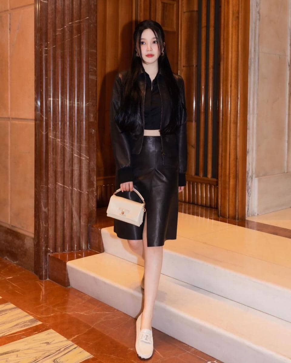 ide mix and match jaket kulit ala Joy Red Velvet
