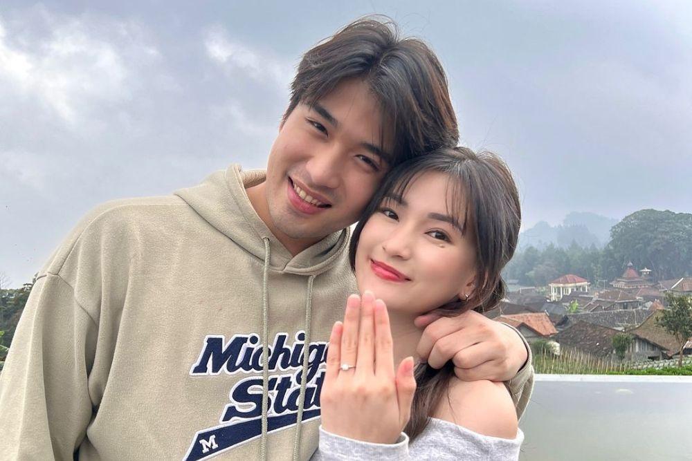 5 Potret Lamaran Victor ‘MasterChef Indonesia’ dan Angelia Christy