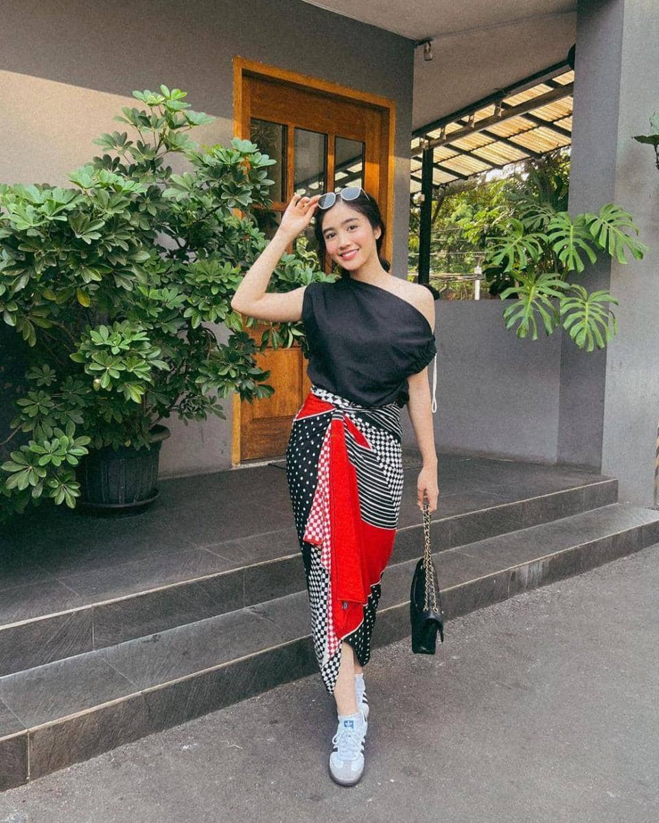 berkain (instagram.com/febbyrastanty)