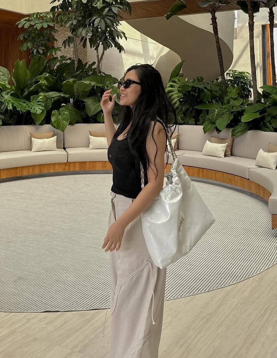 instagram.com/rachelvennya