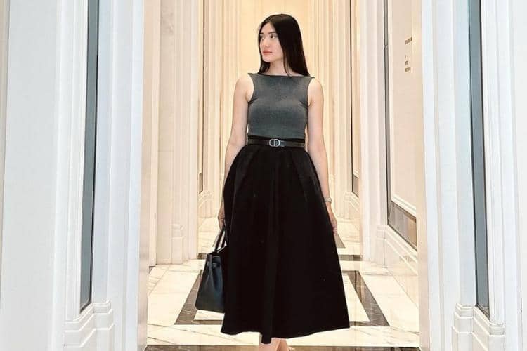 instagram.com/anissaaziza