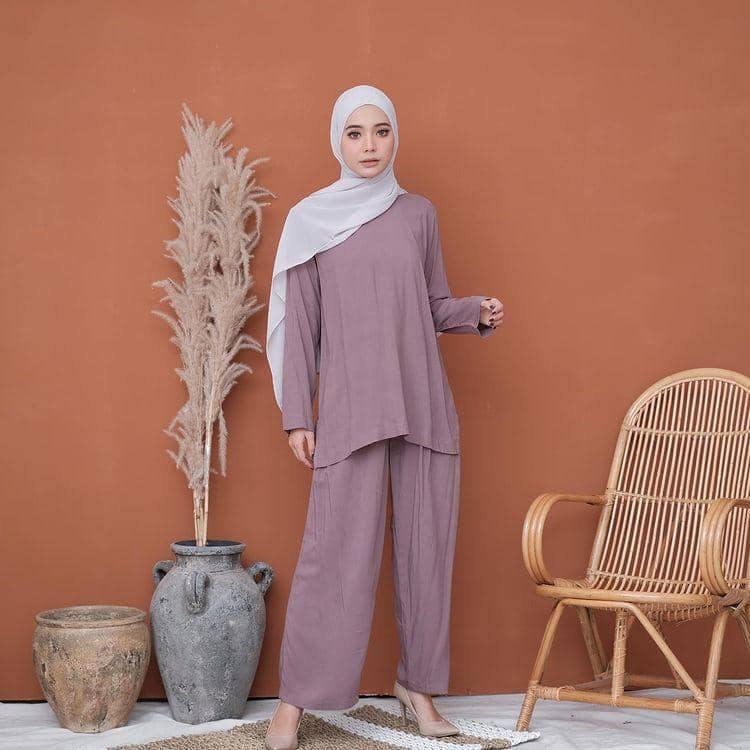 baju warna taupe cocok dengan jilbab warna apa