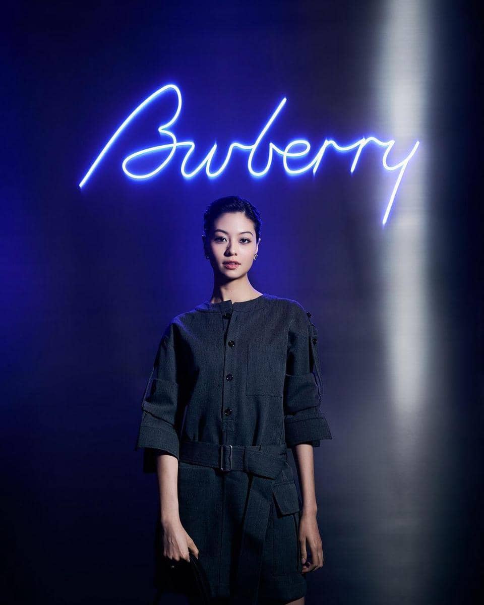 instagram.com/burberry