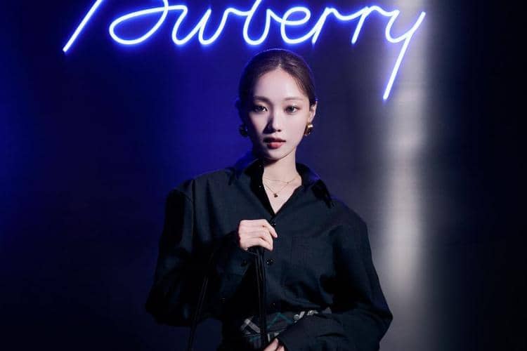 instagram.com/burberry