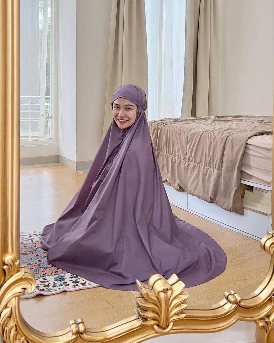 instagram.com/ameliandanii