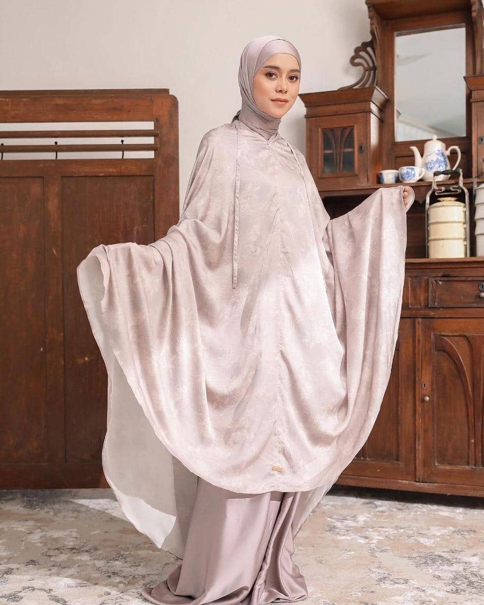 instagram.com/lestikejora