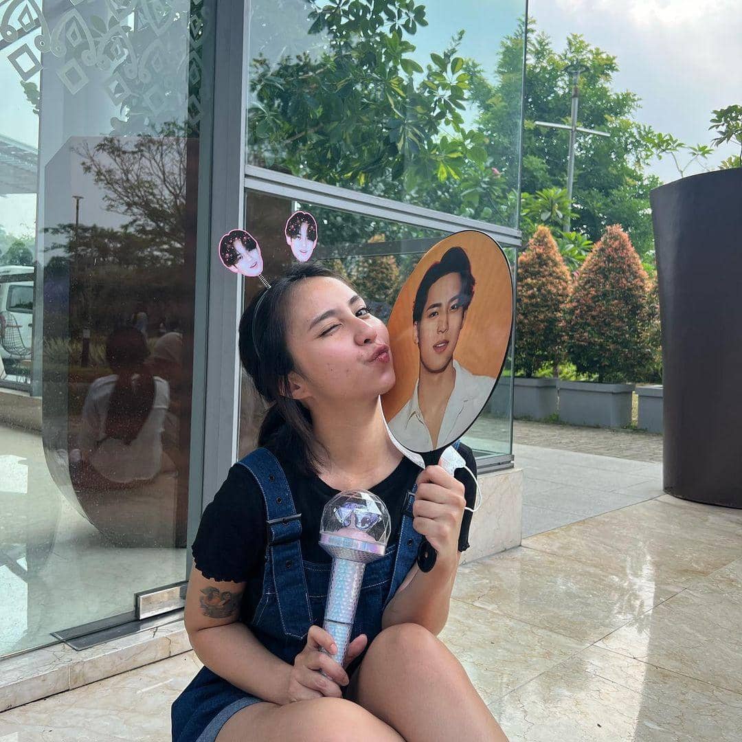 instagram.com/clairineclay