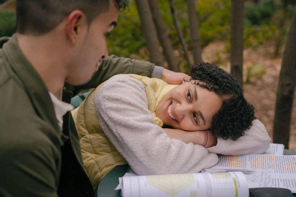 ilustrasi pasangan (pexels.com/ Budgeron Bach)