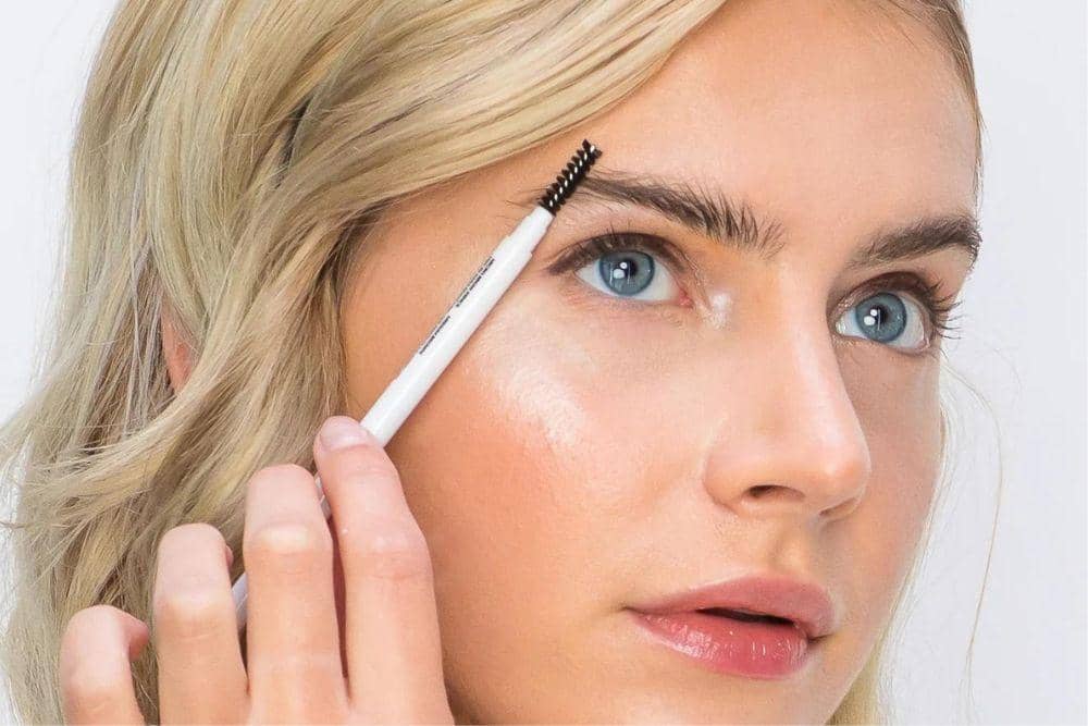 karabeauty.com/Pensil Alis Waterproof untuk Kulit Berminyak