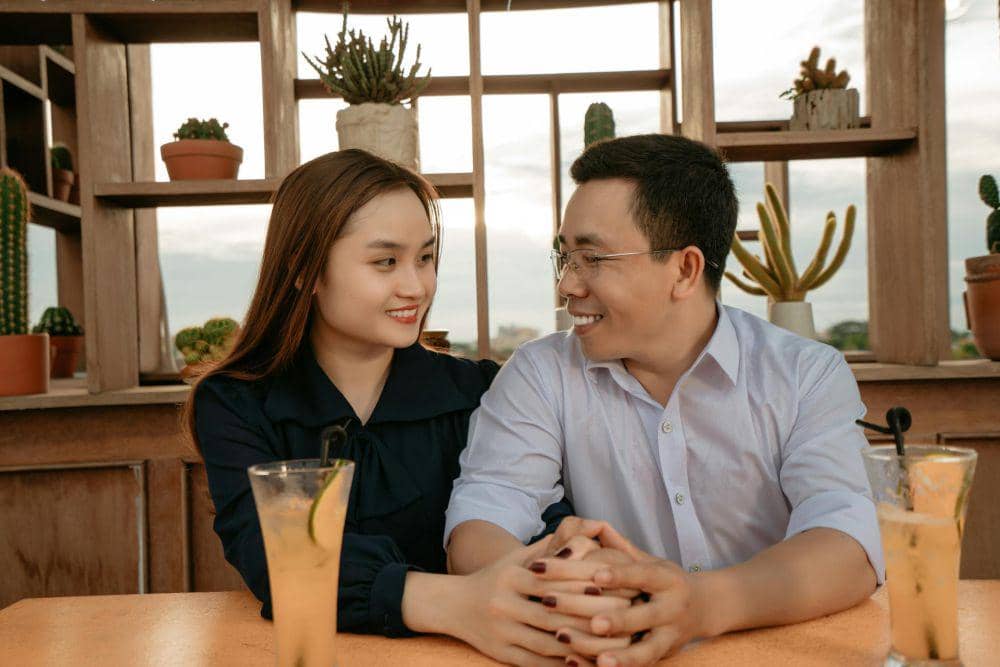 ilustrasi pasangan berkomitmen untuk berubah (pexels.com/Trần Long)