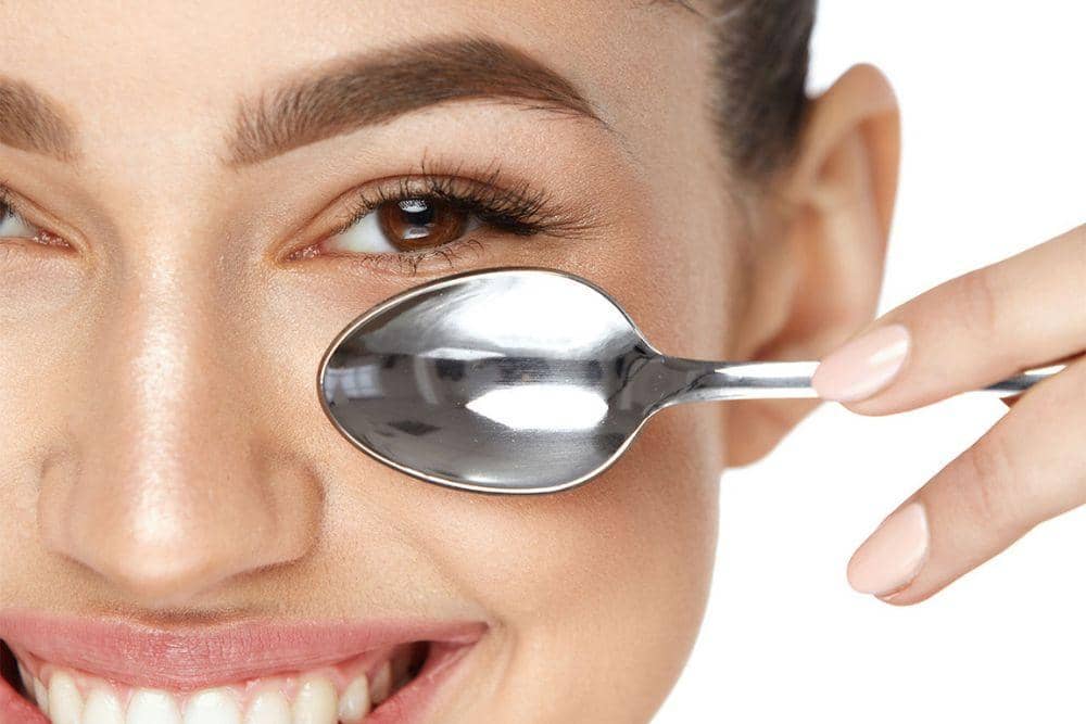 shefinds.com/Cara Menghilangkan Kantung Mata Kendur