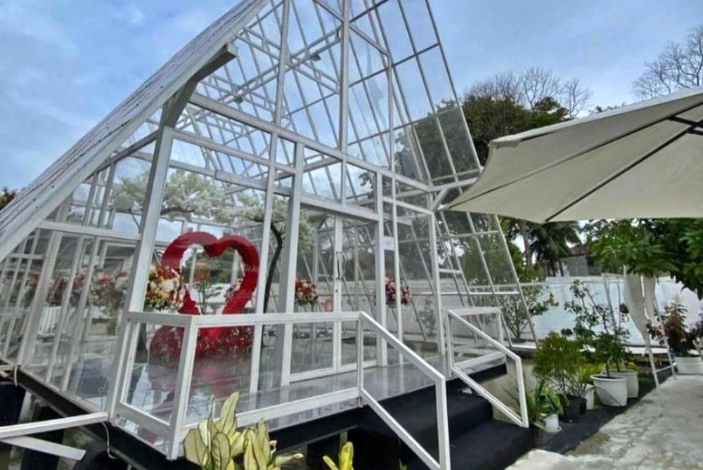 Instagram.com/tamanrumahkaca_