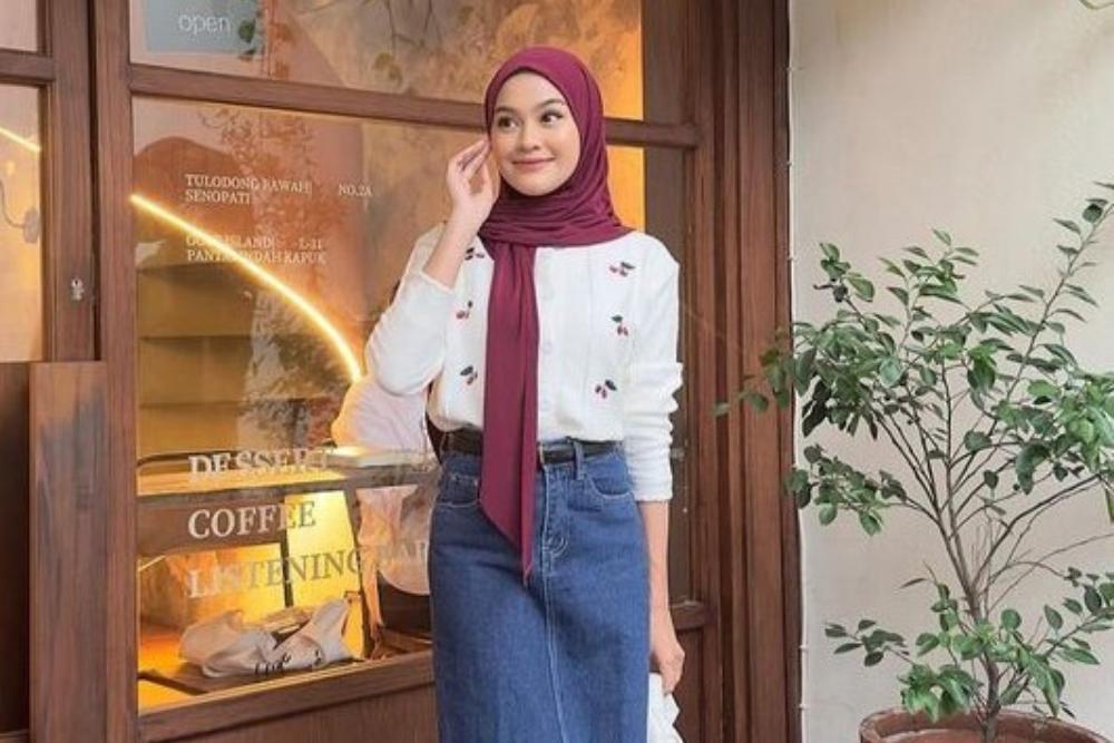 10 Outfit ke Wisuda Saudara nan Stylish terus Baik