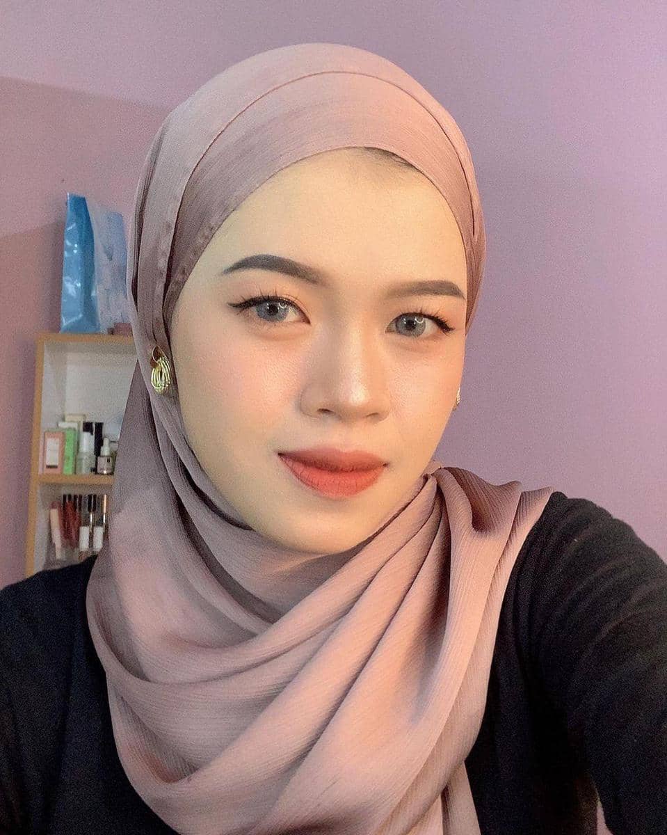 instagram.com/nida_2106