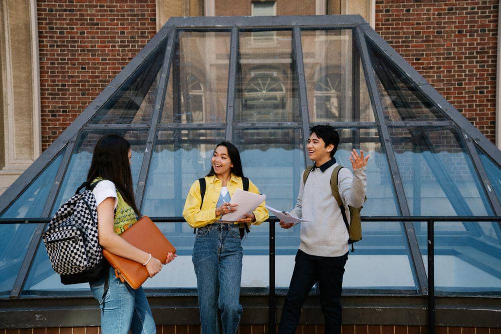 Daftar Beasiswa Luar Negeri Tanpa Kewajiban Pulang ke Indonesia, Apa Saja?