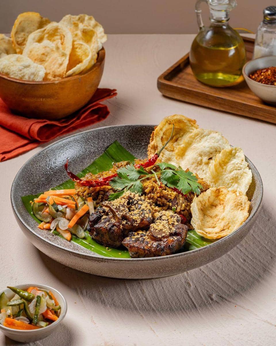 instagram.com/social.house/