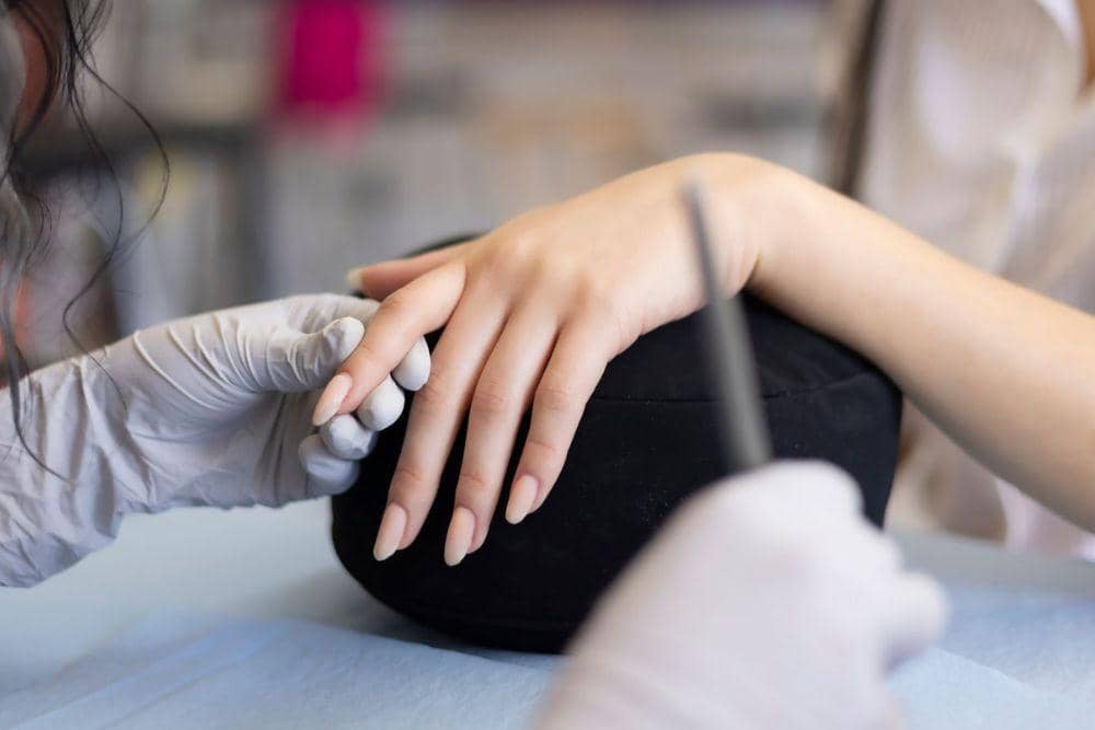 people.com/Nail gel adalah