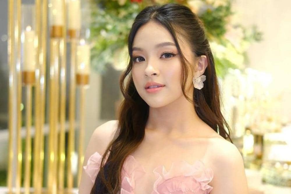 Instagram.com / elsaajapasal