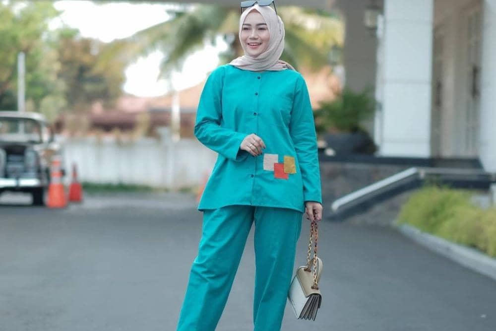 baju warna tosca cocok dengan jilbab warna apa