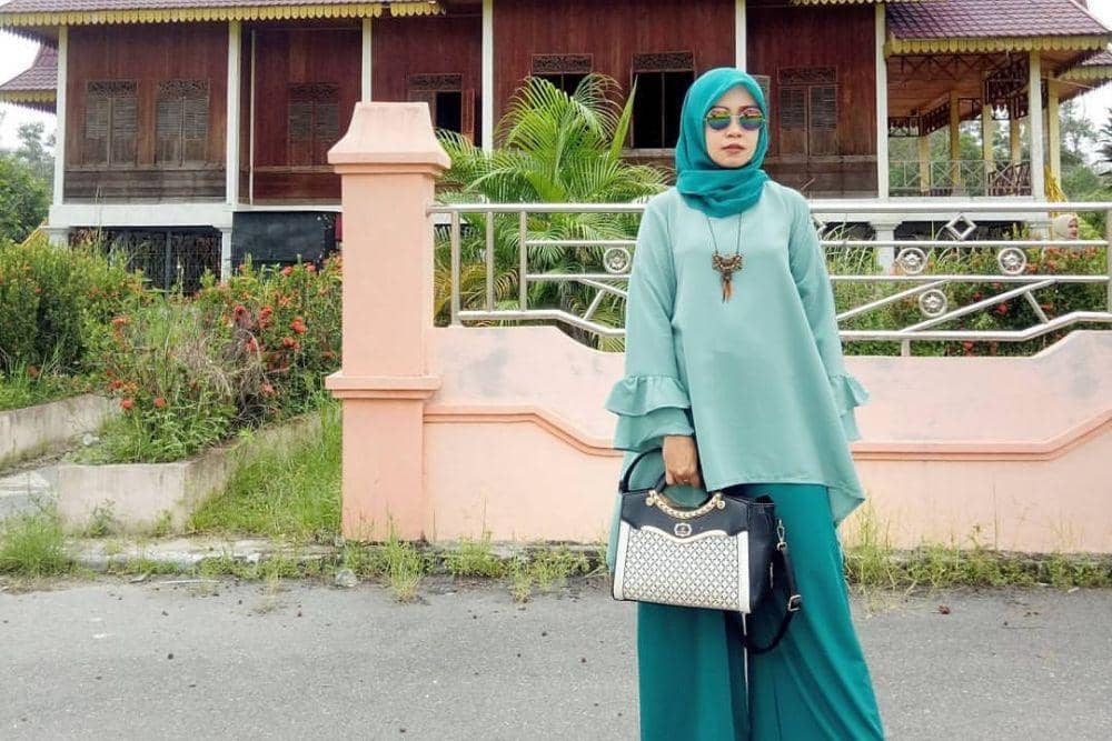baju warna tosca cocok dengan jilbab warna apa