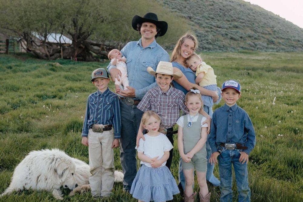 instagram.com/ballerinafarm