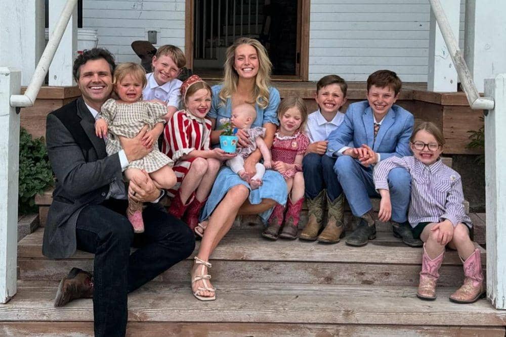 instagram.com/ballerinafarm