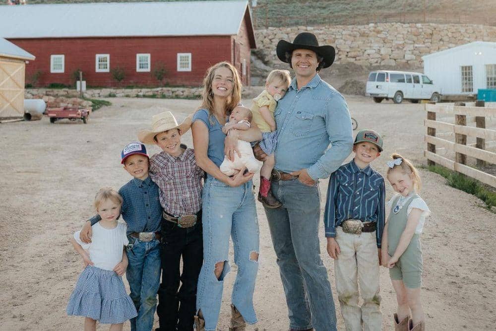 instagram.com/ballerinafarm