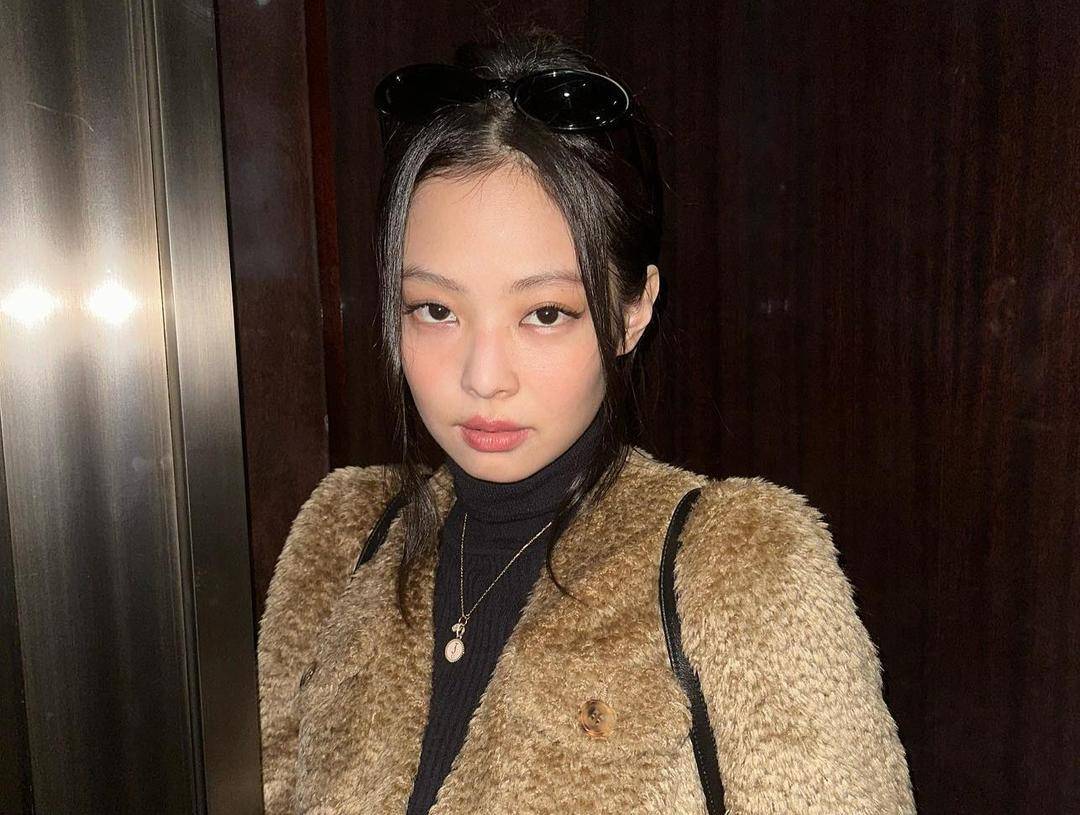 6 Inspirasi OOTD It Girl Style a La Jennie BLACKPINK, Modis!