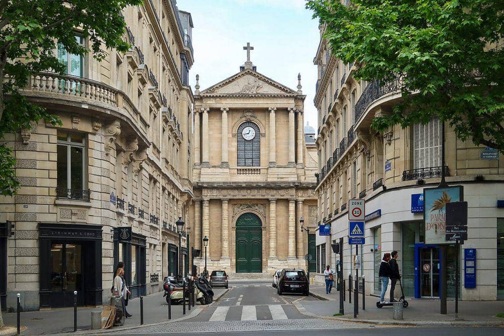 Église Saint-Thomas-d'Aquin, Boulevard Saint Germain