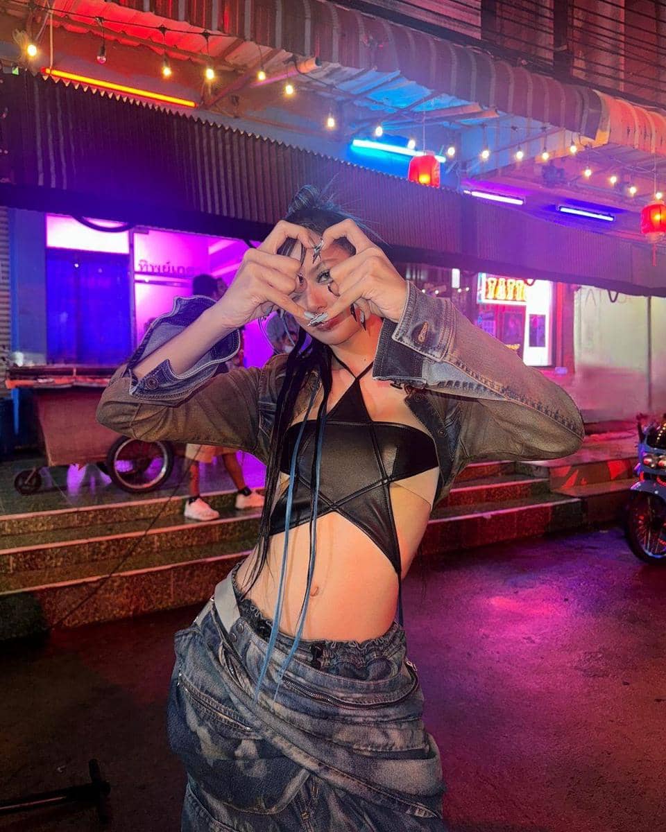 instagram.com/lalalalisa_m