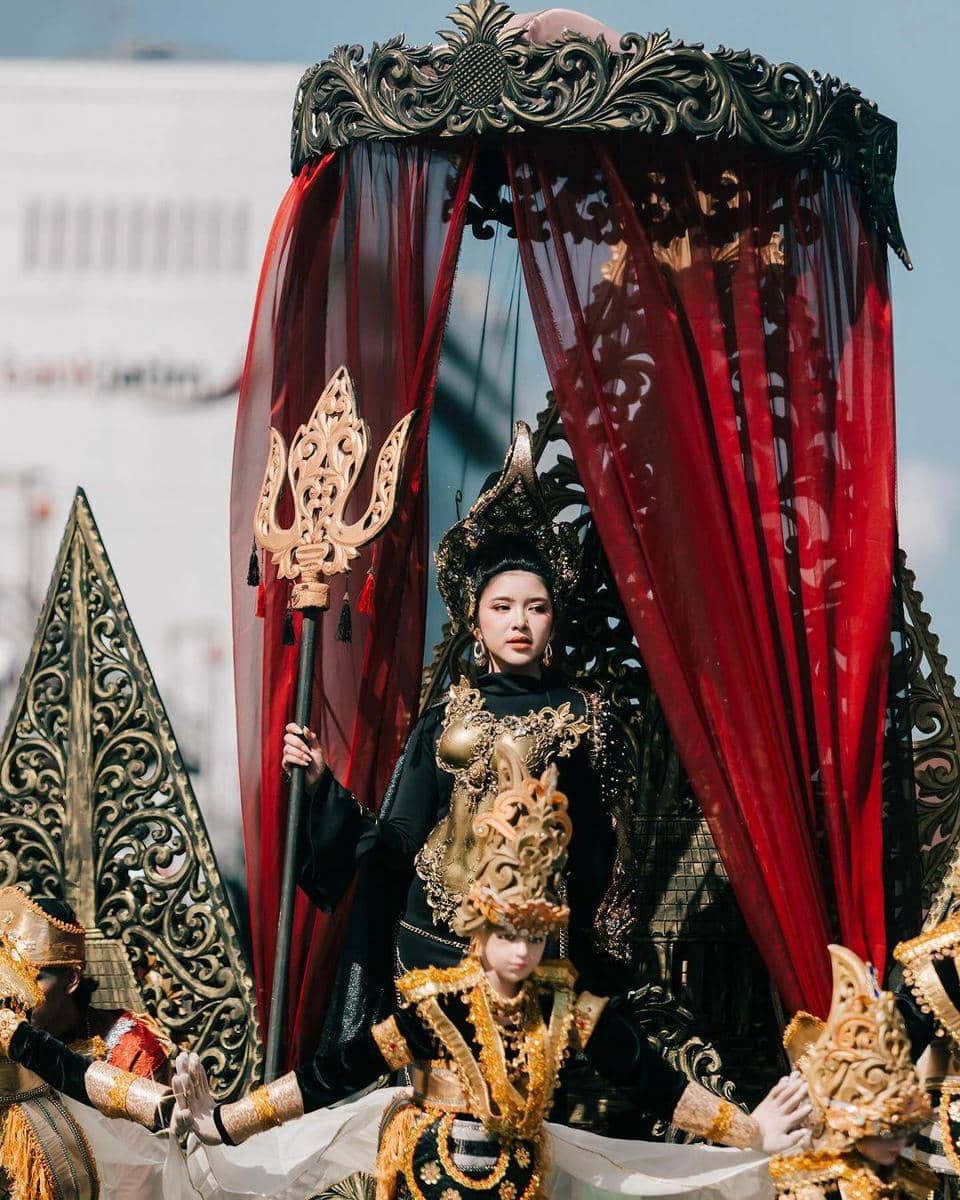 instagram.com/tiaraandini