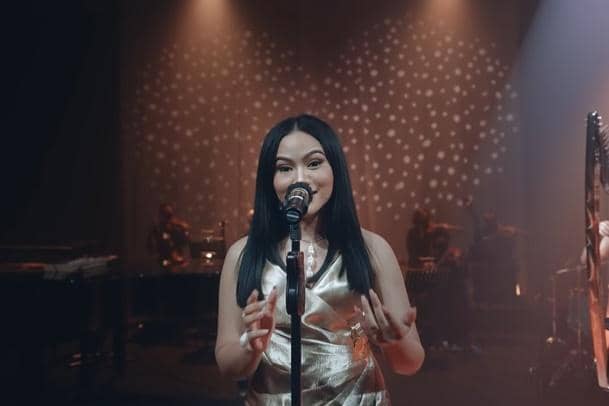 YouTube.com/Yura Yunita