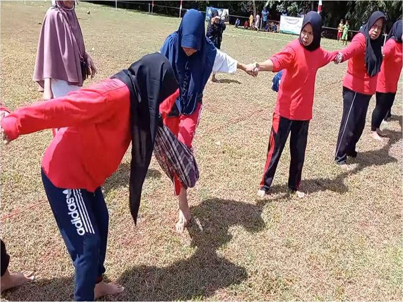 Ilustrasi lomba estafet sarung (youtube.com/ Desa Kembaran Wetan)