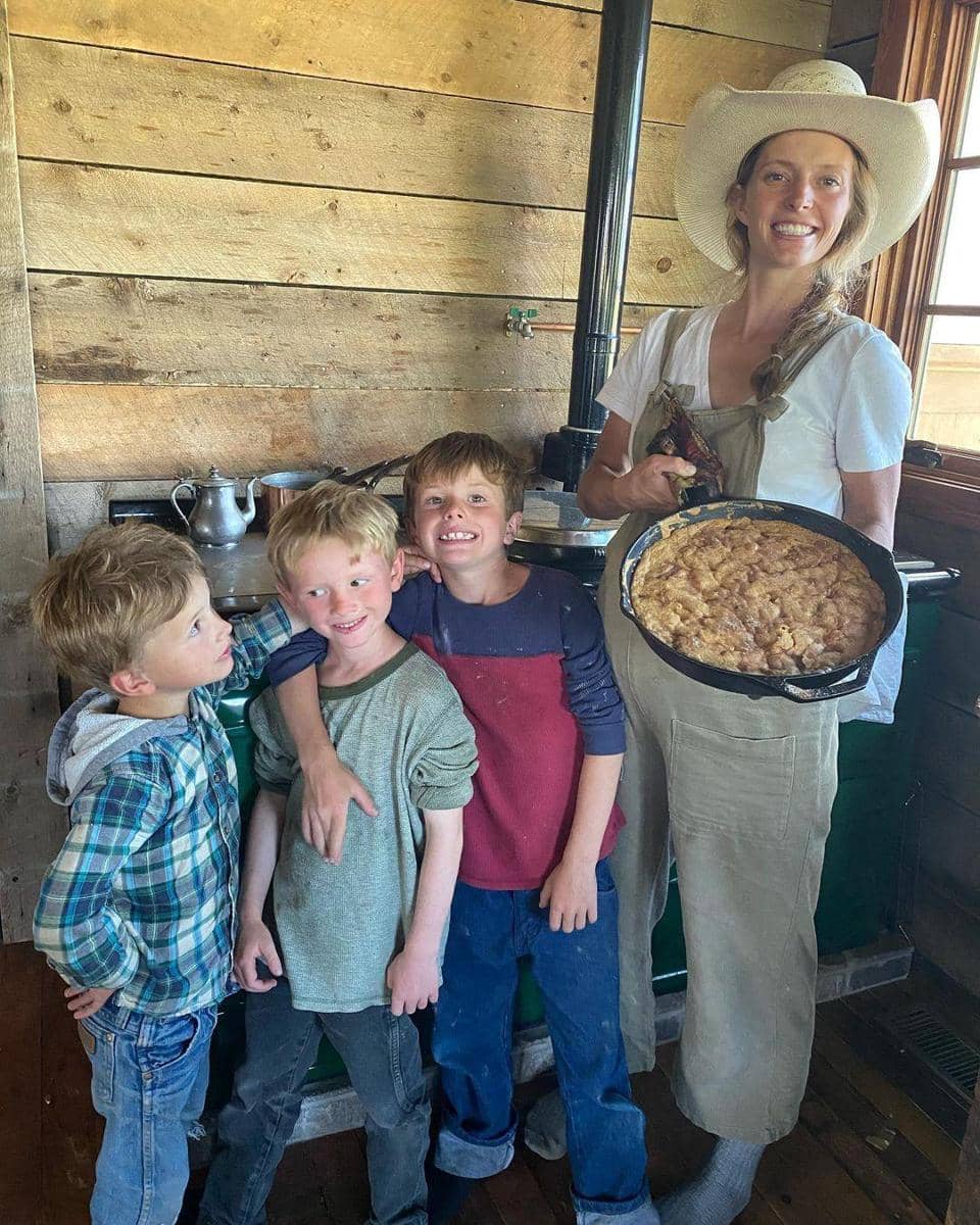 instagram.com/ballerinafarm