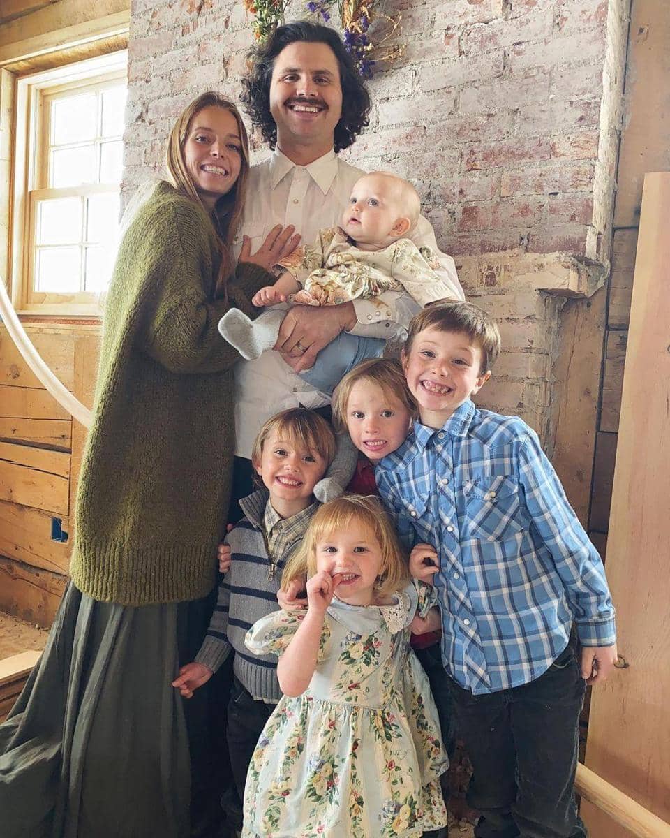 instagram.com/ballerinafarm