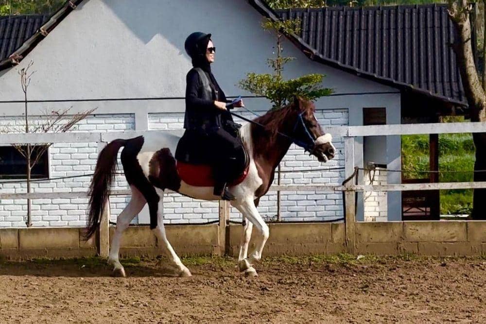 instagram.com/aprilamajid