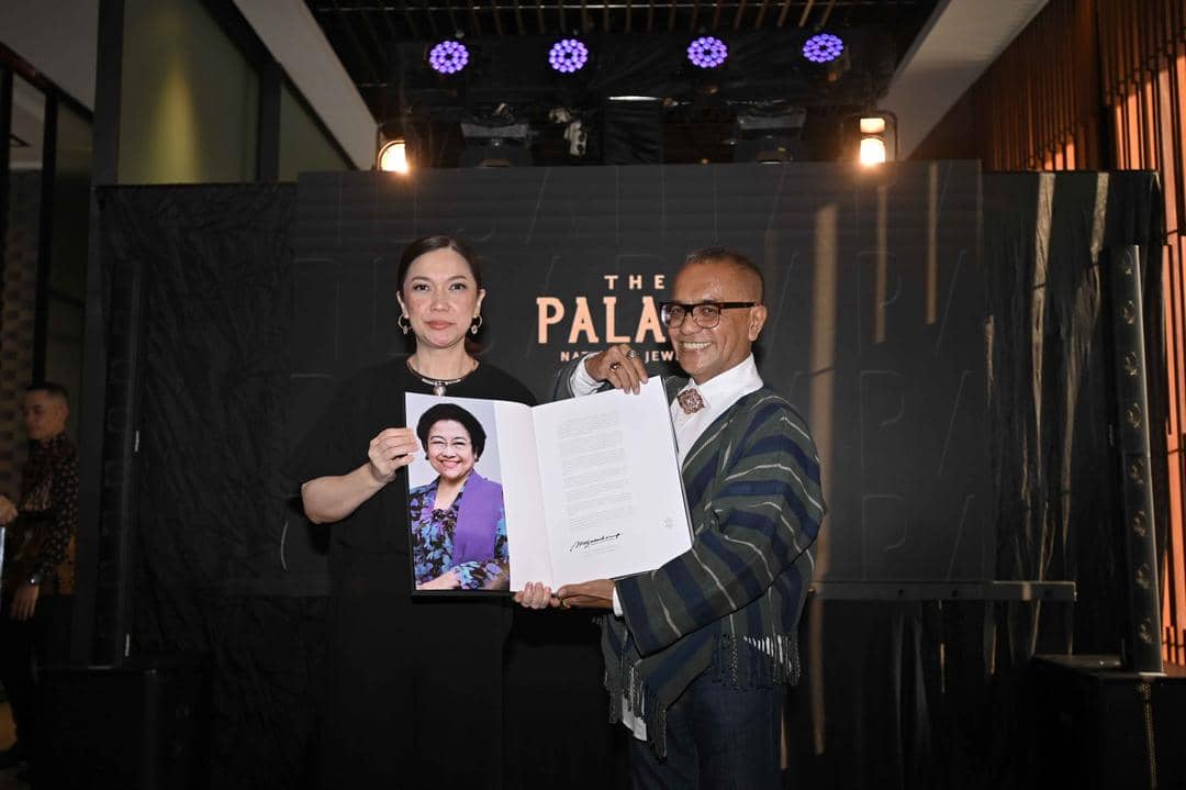 dok. The Palace Jeweler