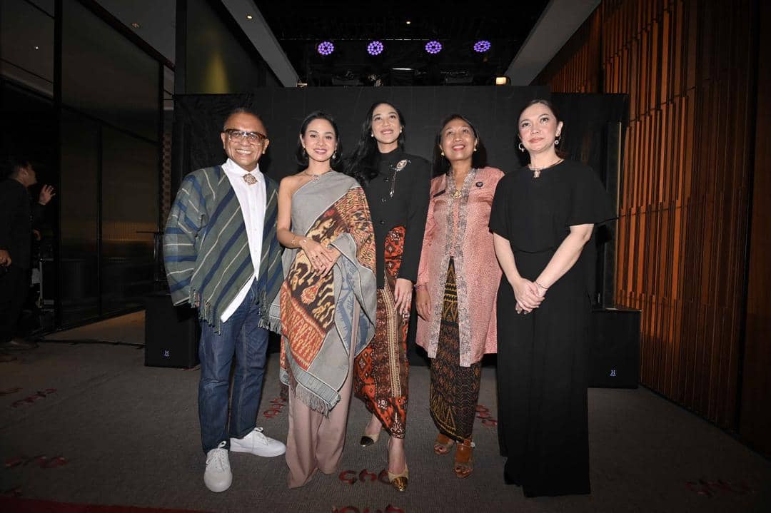 dok. The Palace Jeweler