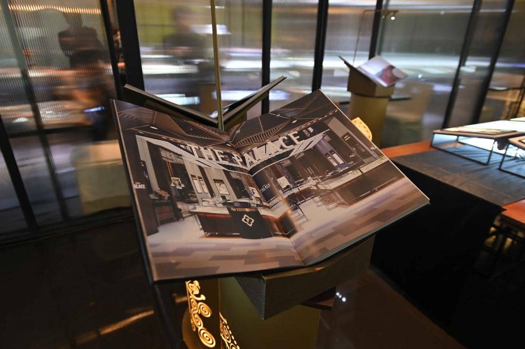 dok. The Palace Jeweler