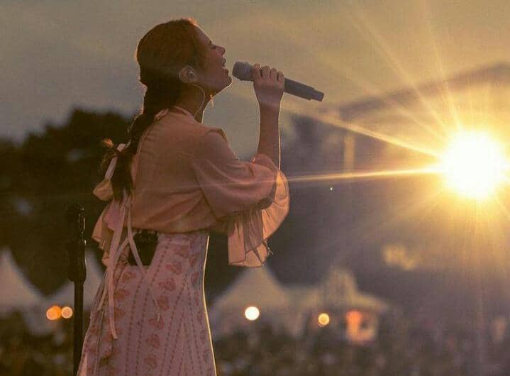 Nadin Amizah (instagram.com/nadinamizah.id)