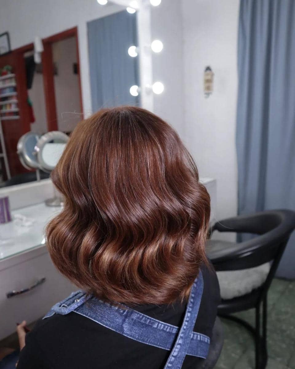 ilustrasi warna rambut warm hazelnut