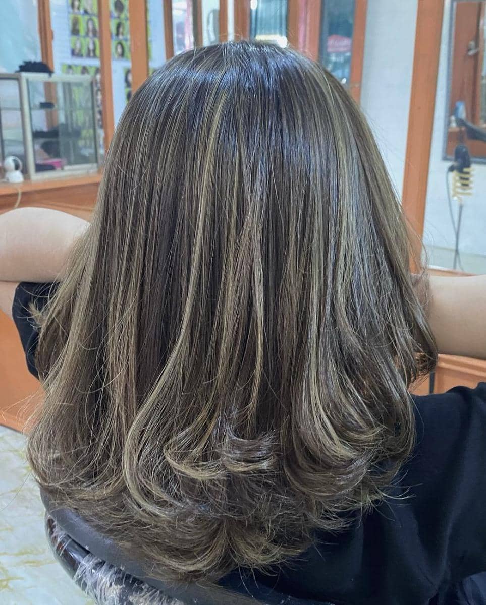 ilustrasi warna rambut ash brown