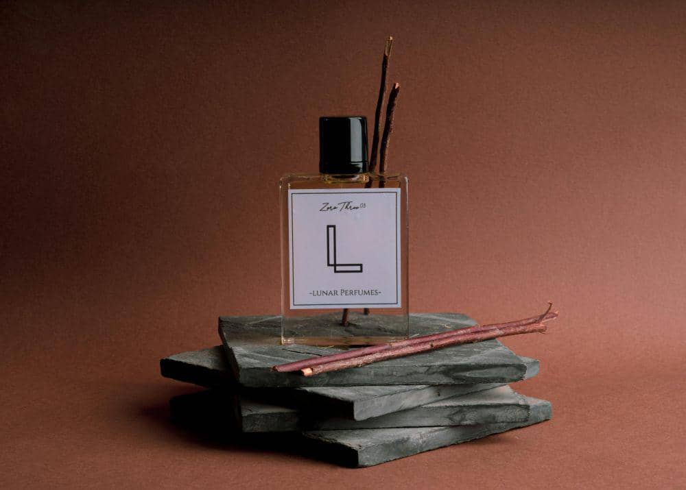 Parfum aroma woody yang khas