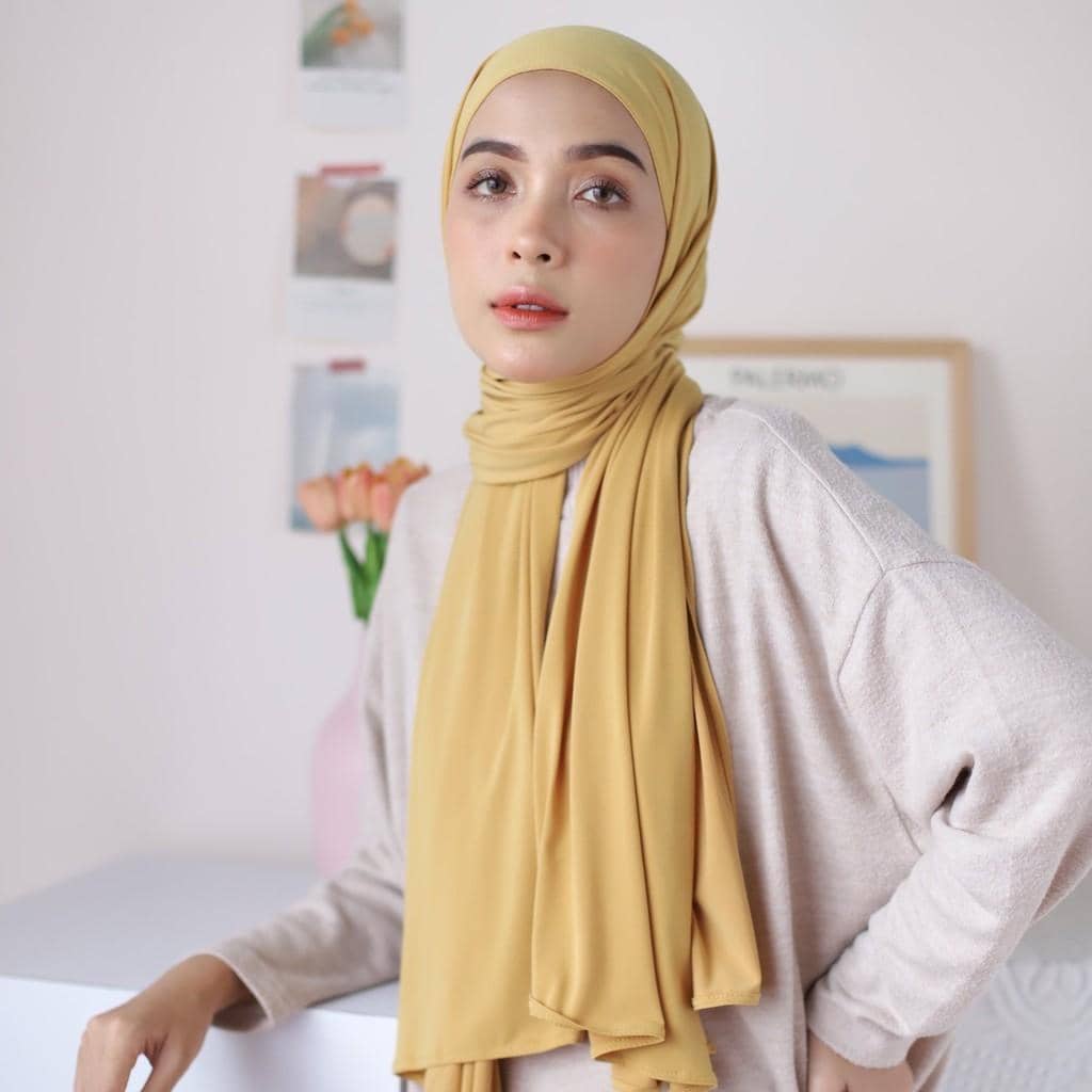 shopee.co.id/lozy_official