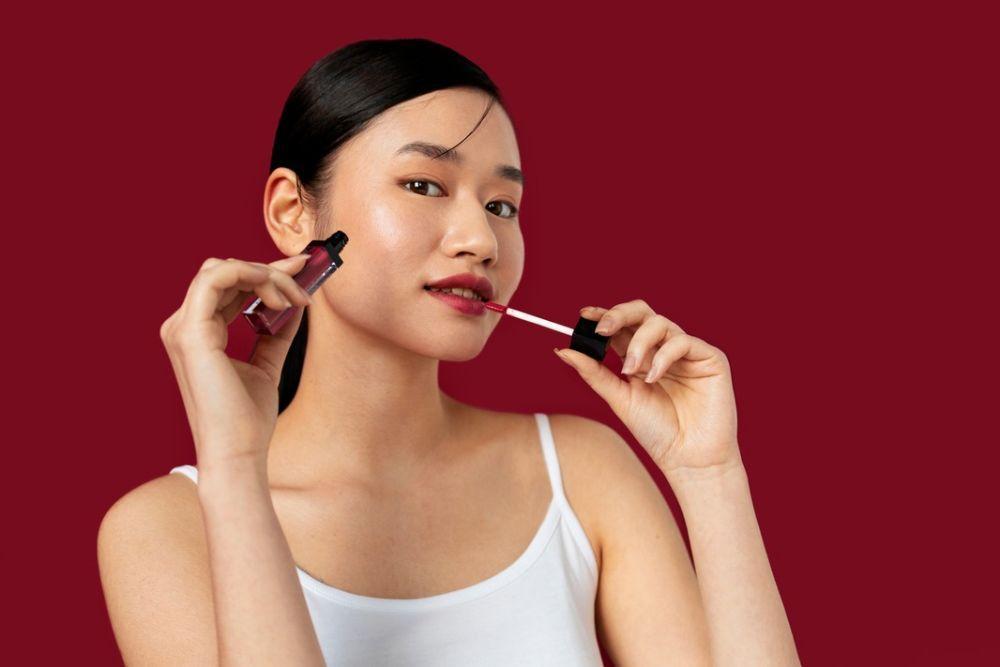 7 Saran Warna Lipstik Yang Membuat Muka Ceria, Tampil Pleno