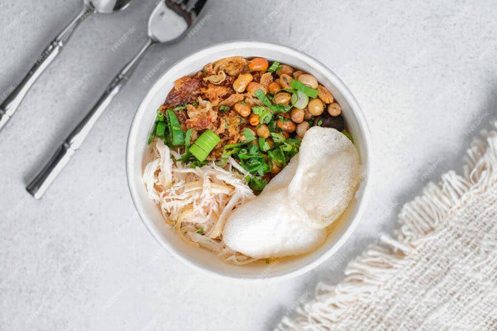 Ilustrasi bubur ayam (freepik.com/rembolle)