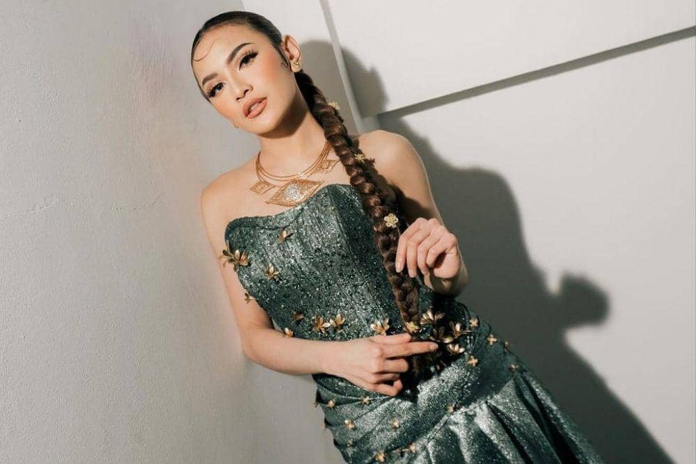 instagram.com/mahaliniraharja