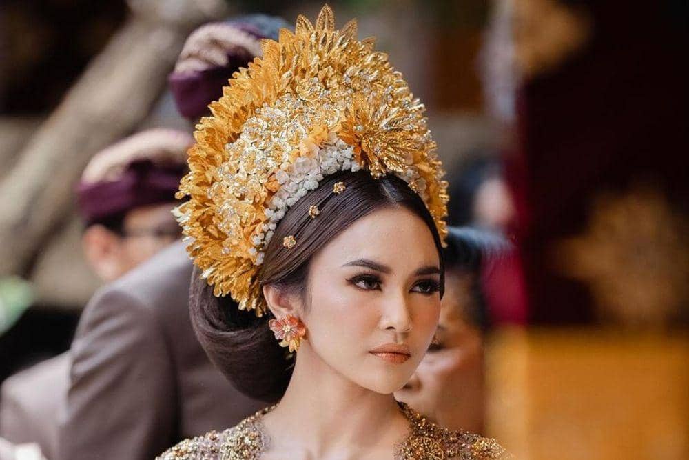 instagram.com/mahaliniraharja