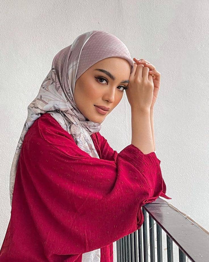 baju merah cocok dengan jilbab warna apa
